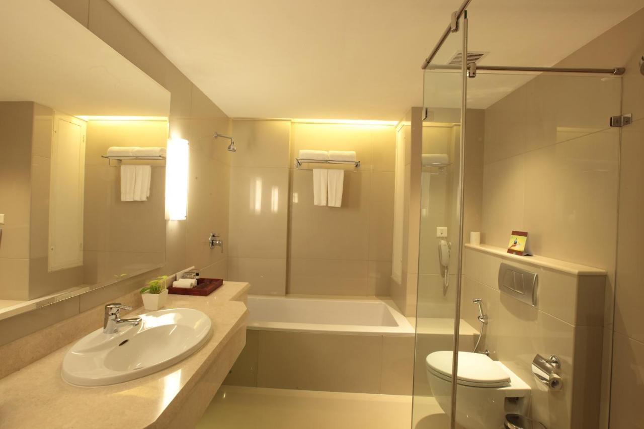 Hotel Monsoon Empress Kochi Esterno foto